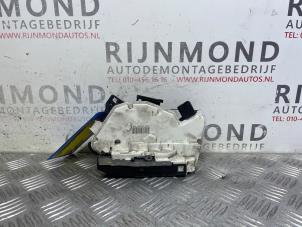 Używane Mechanizm blokady drzwi lewych tylnych wersja 4-drzwiowa Skoda Fabia II Combi 1.2 TDI 12V Greenline Cena na żądanie oferowane przez Autodemontage Rijnmond BV