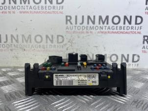 Gebrauchte Sicherungskasten Peugeot 206 CC (2D) 1.6 16V Preis auf Anfrage angeboten von Autodemontage Rijnmond BV