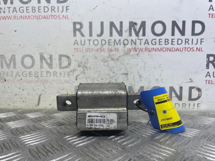 Used Engine mount Mercedes C Estate AMG (S205) C-63 S,Edition 1 AMG 4.0 V8 Biturbo Price € 50,00 Margin scheme offered by Autodemontage Rijnmond BV