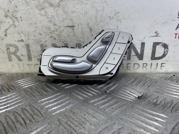 Begagnade Brytare, eldrivet säte Mercedes C Estate AMG (S205) C-63 S,Edition 1 AMG 4.0 V8 Biturbo Pris € 70,00 Marginaltabell erbjuds av Autodemontage Rijnmond BV