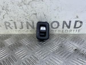 Used Tailgate switch Mercedes C Estate AMG (S205) C-63 S,Edition 1 AMG 4.0 V8 Biturbo Price € 15,00 Margin scheme offered by Autodemontage Rijnmond BV