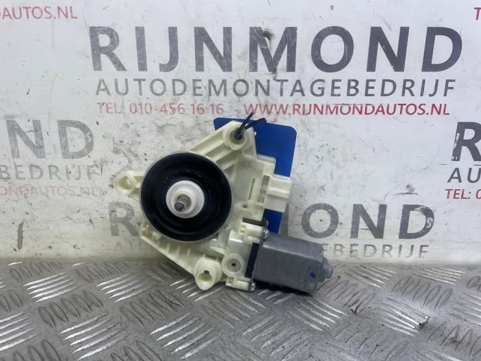 Usados Motor de ventanilla de puerta Mercedes C Estate AMG (S205) C-63 S,Edition 1 AMG 4.0 V8 Biturbo Precio € 20,00 Norma de margen ofrecido por Autodemontage Rijnmond BV