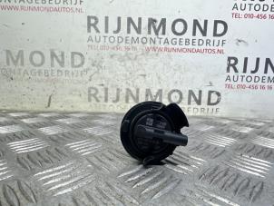 Usados Sensor de airbag Mercedes C Estate AMG (S205) C-63 S,Edition 1 AMG 4.0 V8 Biturbo Precio € 10,00 Norma de margen ofrecido por Autodemontage Rijnmond BV