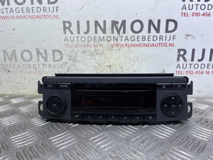 Używane Radioodtwarzacz CD Smart Forfour (454) 1.1 12V Cena € 50,00 Procedura marży oferowane przez Autodemontage Rijnmond BV