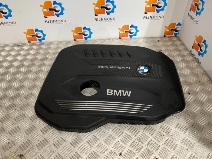 Cache sous moteur d'un BMW 5 serie (G30) 530d xDrive 3.0 TwinPower Turbo 24V 2017