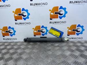 Używane Amortyzator gazowy lewy tyl BMW 5 serie (G30) 530d xDrive 3.0 TwinPower Turbo 24V Cena € 40,00 Procedura marży oferowane przez Autodemontage Rijnmond BV