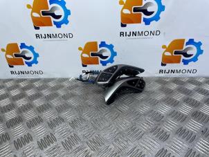 Usados Mando de radio volante Hyundai i30 (GDHB5) 1.6 GDI Blue 16V Precio € 60,00 Norma de margen ofrecido por Autodemontage Rijnmond BV