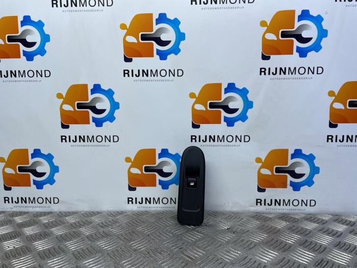 Usados Interruptor de ventanilla eléctrica Citroen C3 (SC) 1.0 Vti 68 12V Precio de solicitud ofrecido por Autodemontage Rijnmond BV
