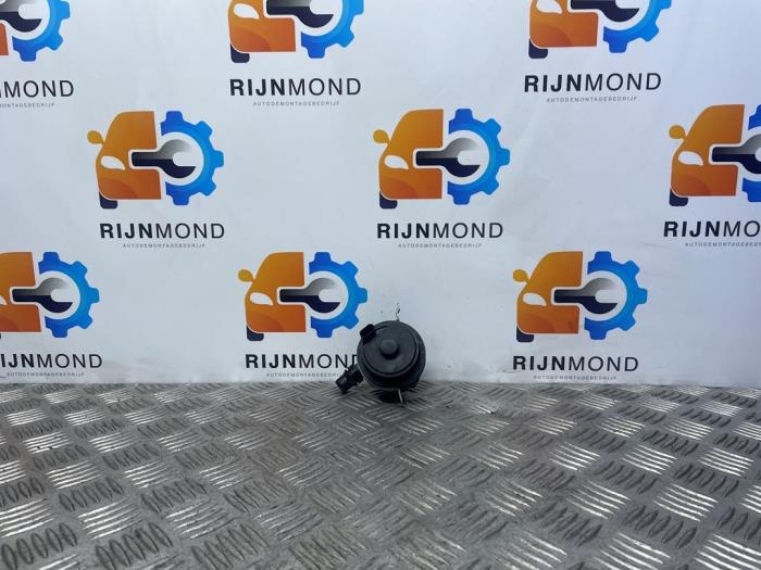 Begagnade Extra vattenpump BMW 5 serie (G30) 530e iPerformance Pris € 50,00 Marginaltabell erbjuds av Autodemontage Rijnmond BV