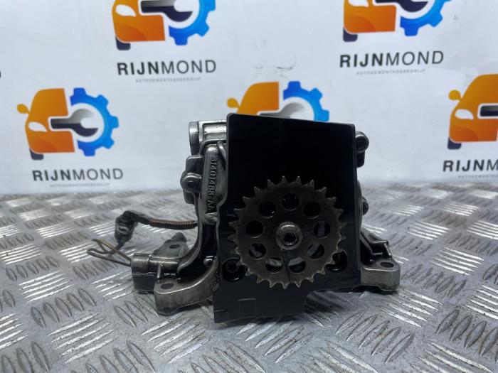 Oil pump Volvo V40 2.0 D2 16V - 31401488AA D4204T8