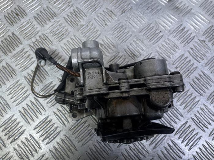 Oil pump Volvo V40 2.0 D2 16V - 31401488AA D4204T8
