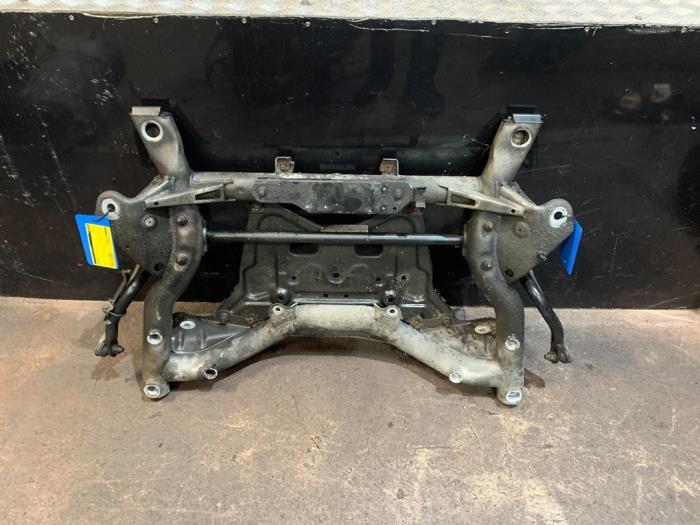 Used Subframe Mercedes E (R207) E-250 CDI,d 16V BlueEfficiency, BlueTEC Price on request offered by Autodemontage Rijnmond BV