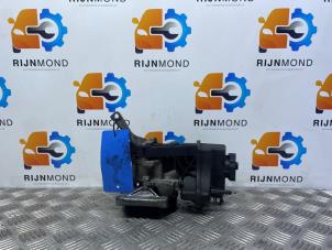 Used Power steering pump Mercedes E (R207) E-250 CDI,d 16V BlueEfficiency, BlueTEC Price € 121,00 Inclusive VAT offered by Autodemontage Rijnmond BV