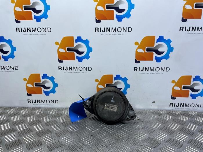 Usagé Support moteur Mercedes E (R207) E-250 CDI,d 16V BlueEfficiency, BlueTEC Prix € 48,40 Prix TTC proposé par Autodemontage Rijnmond BV