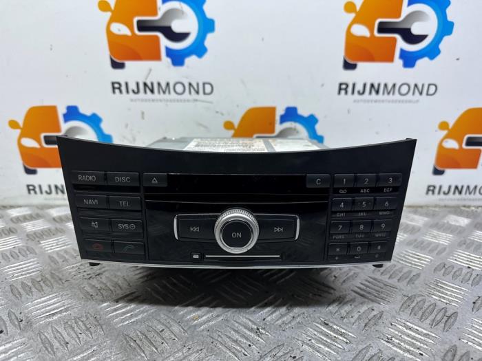 Usagé Ecran Gps Mercedes E (R207) E-250 CDI,d 16V BlueEfficiency, BlueTEC Prix € 363,00 Prix TTC proposé par Autodemontage Rijnmond BV