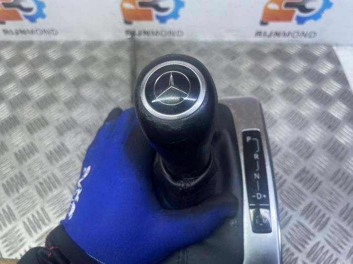 Palanca selectora automática de un Mercedes-Benz E (R207) E-250 CDI,d 16V BlueEfficiency, BlueTEC 2012