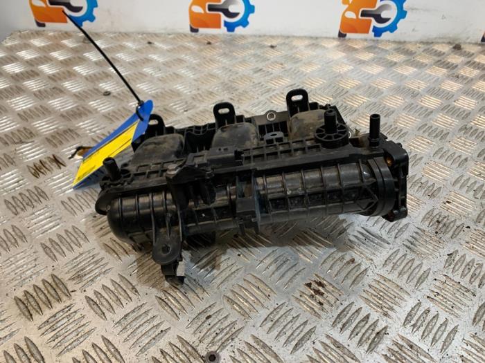 Begagnade Insugsrör Citroen C3 (SC) 1.2 PureTech 12V e-THP Pris på förfrågan erbjuds av Autodemontage Rijnmond BV
