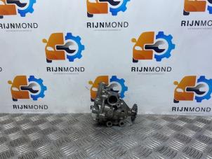 Used Oil pump Nissan Primastar 2.0 dCi 90 Price on request offered by Autodemontage Rijnmond BV