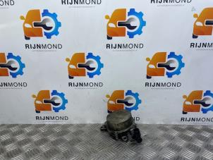 Used Vacuum pump (diesel) Nissan Primastar 2.0 dCi 90 Price on request offered by Autodemontage Rijnmond BV