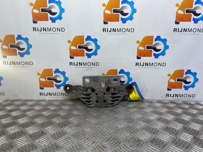 Usagé Support moteur Opel Astra K 1.4 16V Prix € 36,30 Prix TTC proposé par Autodemontage Rijnmond BV
