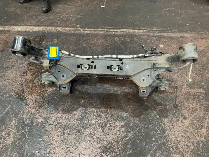 Usados Subchasis Jaguar XE 2.0d 180 16V Precio de solicitud ofrecido por Autodemontage Rijnmond BV