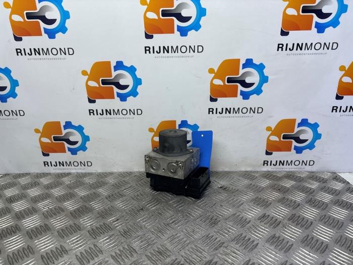 Begagnade ABS-pump Mini Mini (R56) 1.6 16V Cooper S Pris på förfrågan erbjuds av Autodemontage Rijnmond BV