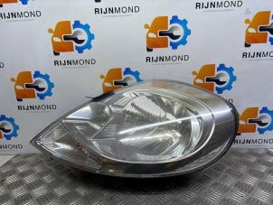 Used Headlight, left Renault Trafic New (FL) 2.0 dCi 16V 115 Price on request offered by Autodemontage Rijnmond BV