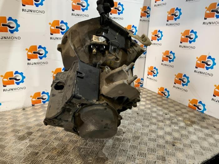 Gebrauchte Getriebe Ford Fiesta 6 (JA8) 1.0 EcoBoost 12V 100 Preis € 363,00 Mit Mehrwertsteuer angeboten von Autodemontage Rijnmond BV