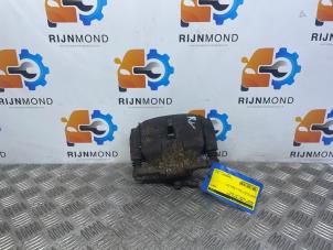 Used Front brake calliper, right Renault Kadjar (RFEH) 1.2 Energy TCE 130 Price on request offered by Autodemontage Rijnmond BV