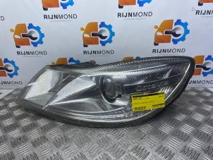 Used Headlight, left Skoda Octavia Combi (1Z5) 2.0 Turbo FSI 16V RS Price € 400,00 Margin scheme offered by Autodemontage Rijnmond BV