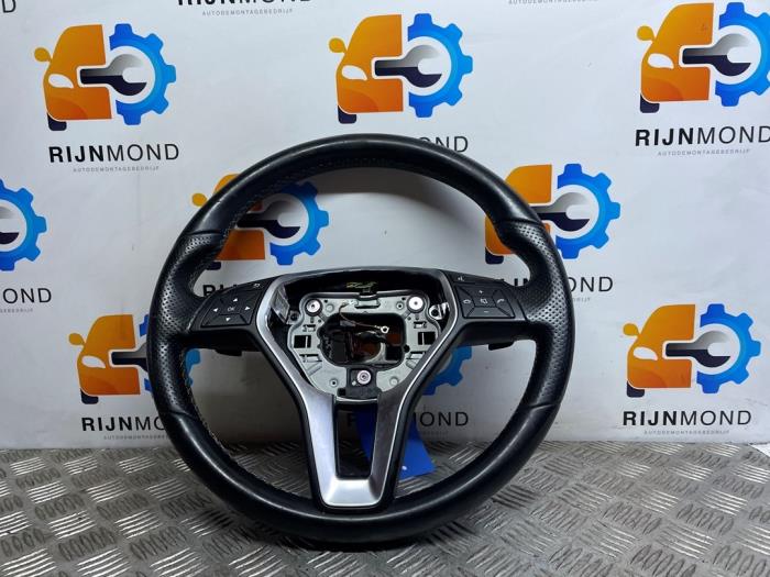 Begagnade Ratt Mercedes A (W176) 1.6 A-180 16V Pris € 50,00 Inklusive moms erbjuds av Autodemontage Rijnmond BV
