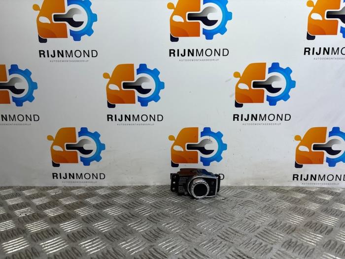 Usagé Panneau de commandes navigation Mercedes A (W176) 1.6 A-180 16V Prix € 42,35 Prix TTC proposé par Autodemontage Rijnmond BV