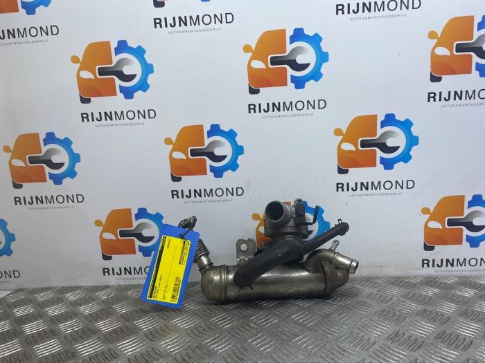 Używane Pompa wodna Kia Rio III (UB) 1.1 CRDi VGT 12V Cena na żądanie oferowane przez Autodemontage Rijnmond BV