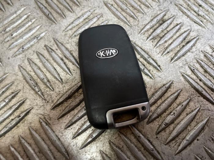 Ignition lock + computer from a Kia Rio III (UB) 1.1 CRDi VGT 12V 2012
