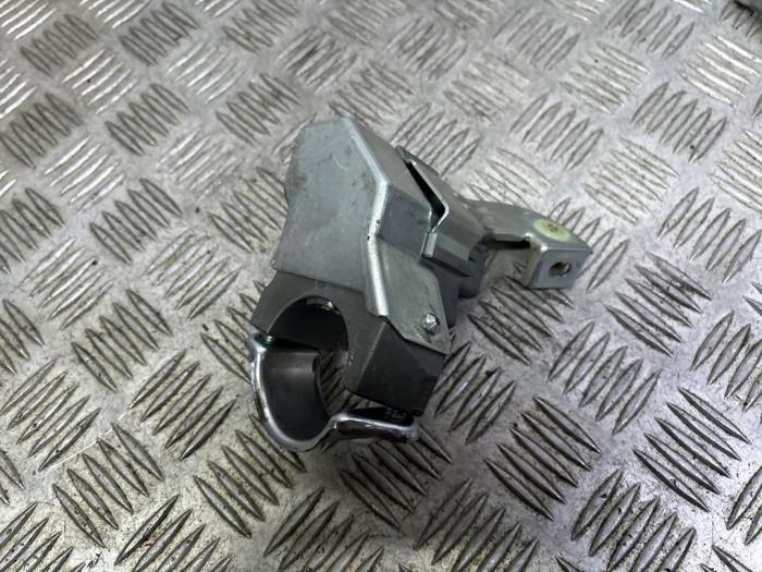 Ignition lock + computer from a Kia Rio III (UB) 1.1 CRDi VGT 12V 2012