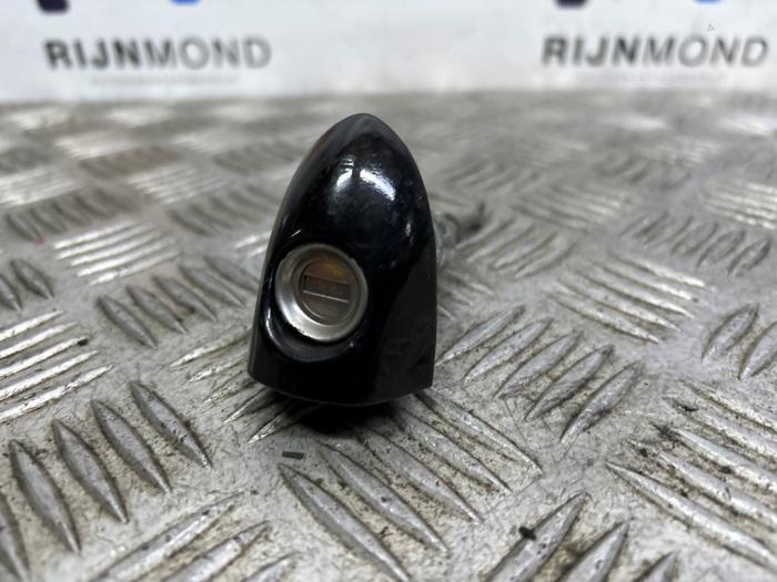 Ignition lock + computer from a Kia Rio III (UB) 1.1 CRDi VGT 12V 2012