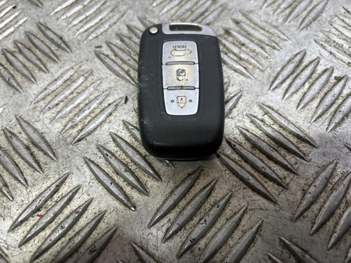 Ignition lock + computer from a Kia Rio III (UB) 1.1 CRDi VGT 12V 2012