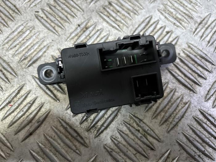 Ignition lock + computer from a Kia Rio III (UB) 1.1 CRDi VGT 12V 2012