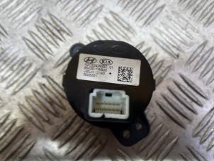 Ignition lock + computer from a Kia Rio III (UB) 1.1 CRDi VGT 12V 2012