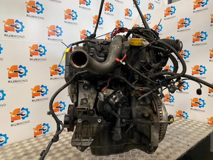 Motor de un Renault Kangoo Express (FW) 1.5 dCi 110 2015