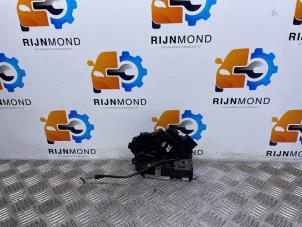 Used Front door lock mechanism 4-door, right Smart Forfour (454) 1.1 12V Price on request offered by Autodemontage Rijnmond BV