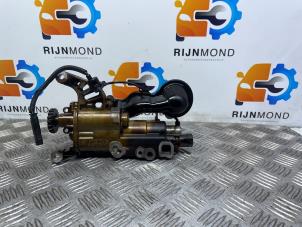 Used Oil pump BMW 1 serie (F20) 114i 1.6 16V Price on request offered by Autodemontage Rijnmond BV