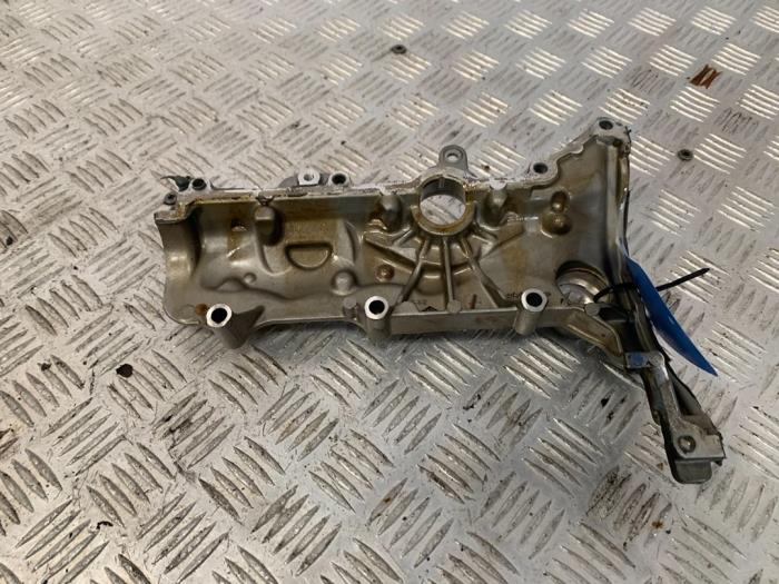 Ventildeckel van een Nissan Qashqai (J11) 1.3 DIG-T 140 16V 2020
