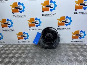 Usados Motor de ventilador de calefactor Volkswagen Golf VII (AUA) 1.6 TDI BlueMotion 16V Precio de solicitud ofrecido por Autodemontage Rijnmond BV