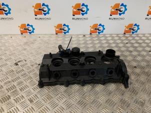 Ventildeckel van een Opel Zafira (M75) 1.7 CDTi 16V 2012