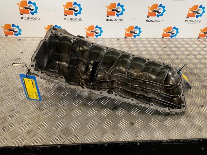 Usagé Couvercle carter BMW 5 serie (F10) 530d 24V Prix sur demande proposé par Autodemontage Rijnmond BV