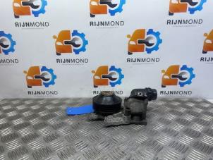Used Water pump BMW 5 serie (F10) 530d 24V Blue Performance Price on request offered by Autodemontage Rijnmond BV