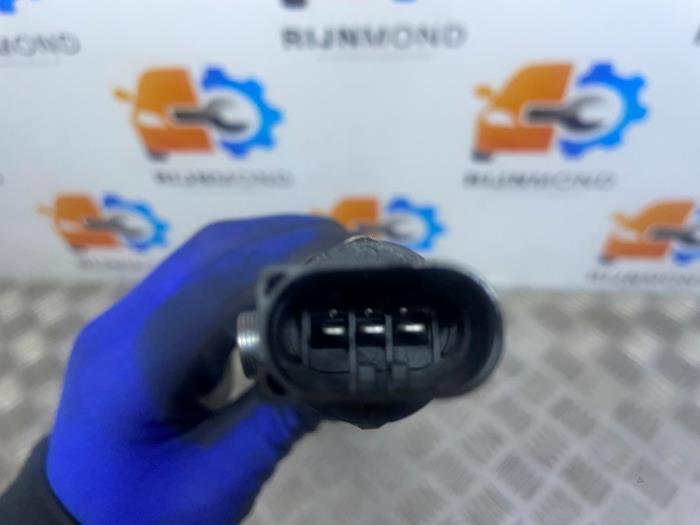 Fuel injector nozzle from a BMW 5 serie (F10) 530d 24V Blue Performance 2015