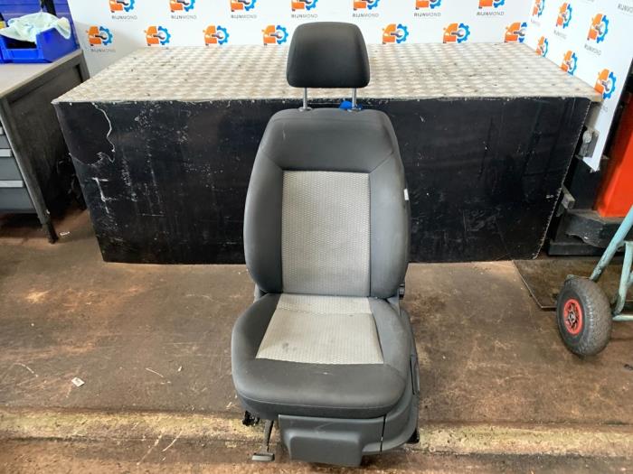 Begagnade Säte, vänster Volkswagen Polo V (6R) 1.2 TDI 12V BlueMotion Pris € 60,00 Marginaltabell erbjuds av Autodemontage Rijnmond BV