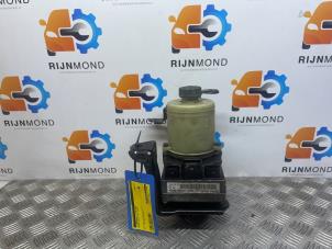 Used Power steering pump Skoda Fabia (6Y2) 1.4i 16V Price on request offered by Autodemontage Rijnmond BV
